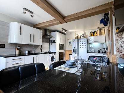 Coastal Retreat – Stylish Apartment